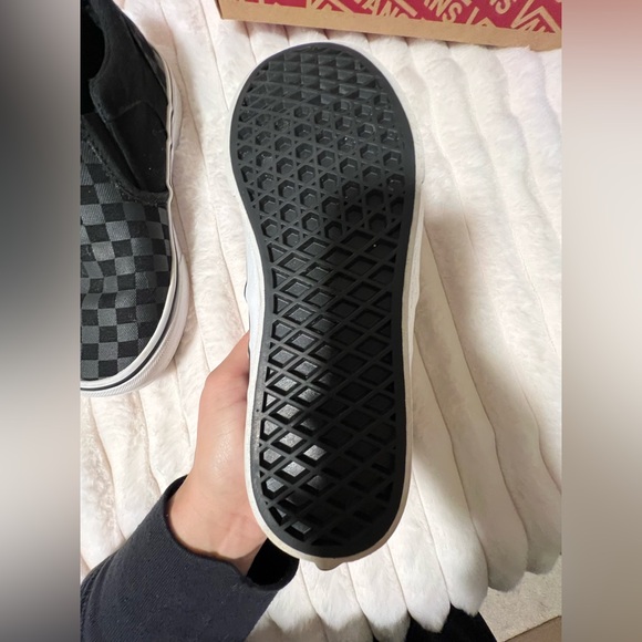 Vans - Picture 5 of 11